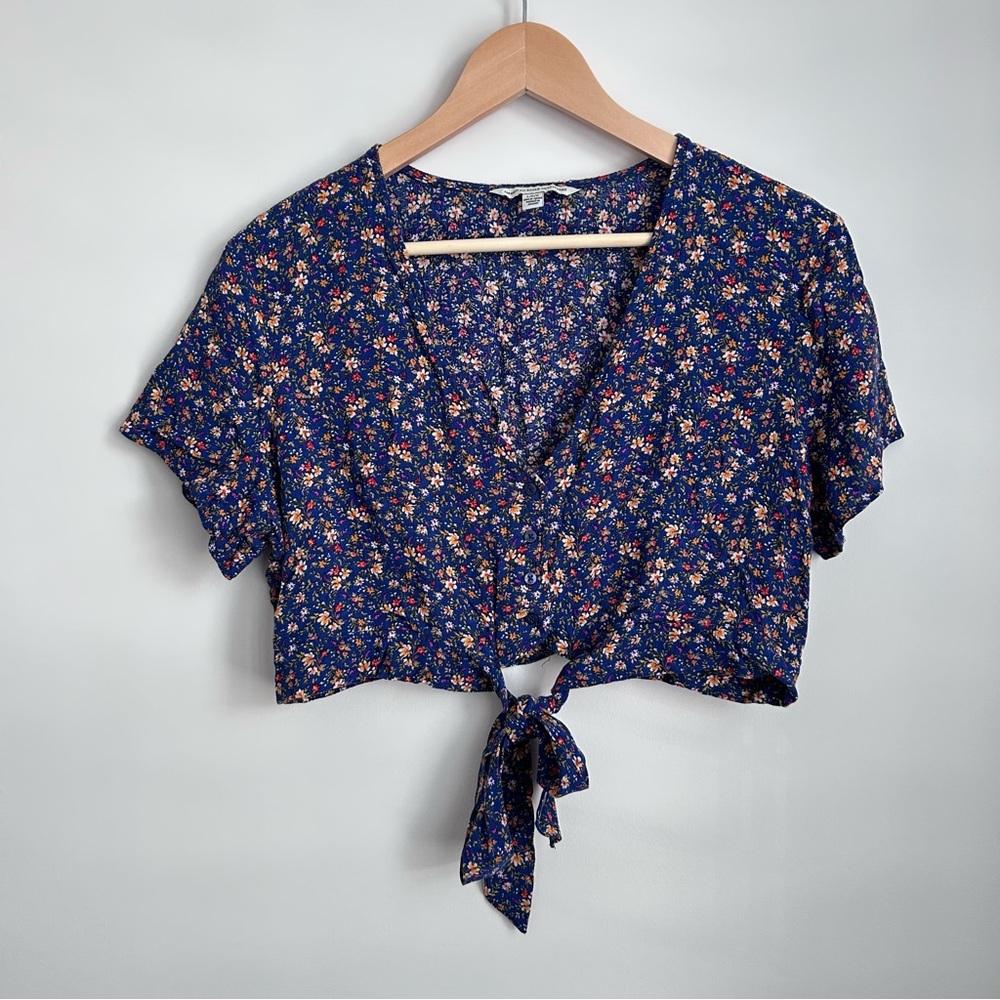 American Eagle Outfitters Floral Front Tie Cropped Short Sleeve Blouse